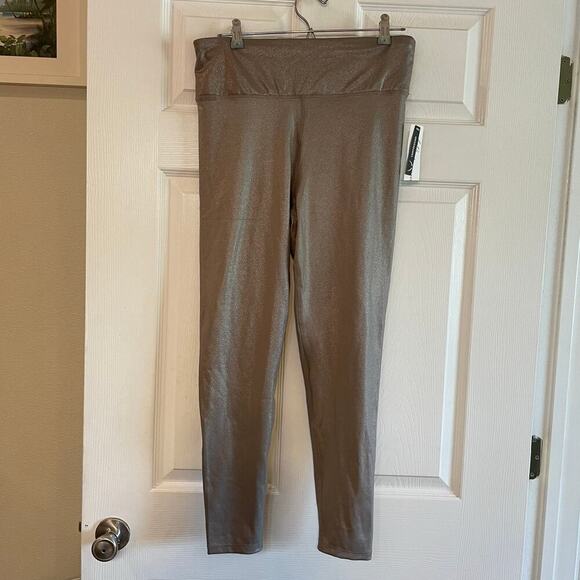 NWT NANETTE NANETTE LEPORE Metallic Yoga Leggings size Large 7/8 compression - Picture 1 of 13